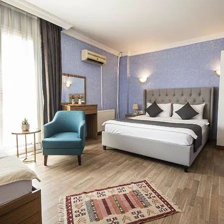 Hotel St 3*